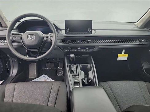 Used 2025 Honda Accord SE image 11