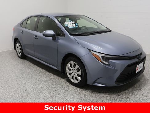 Used 2023 Toyota Corolla LE image 4