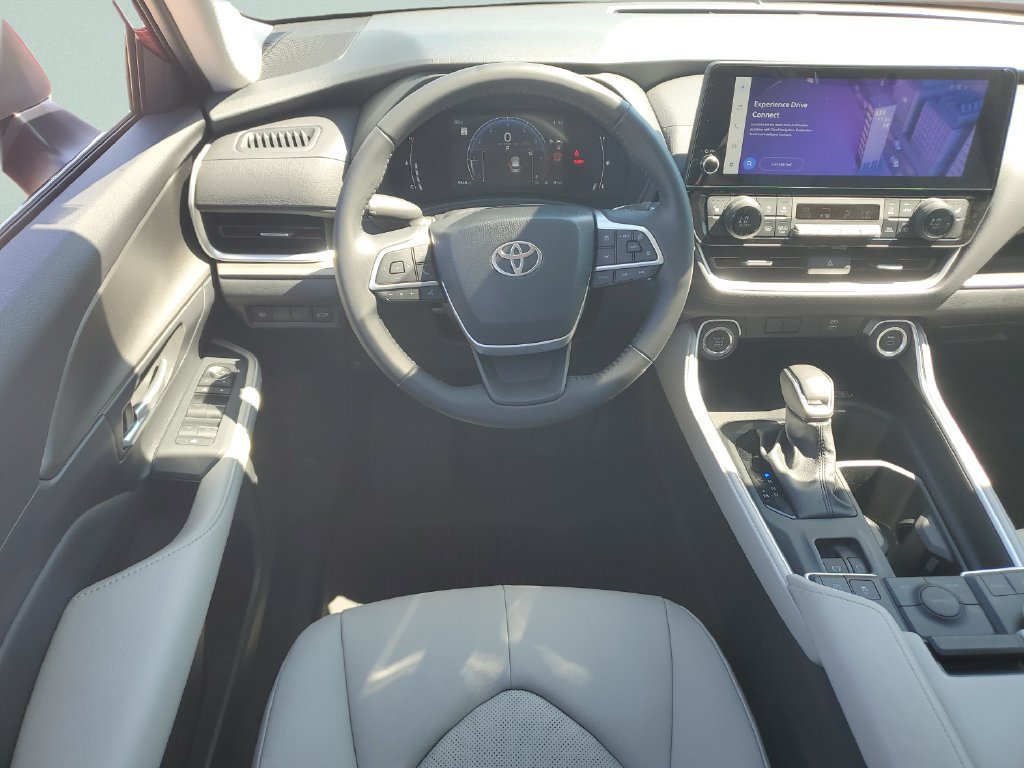 Certified 2025 Toyota Grand Highlander FWD image 12