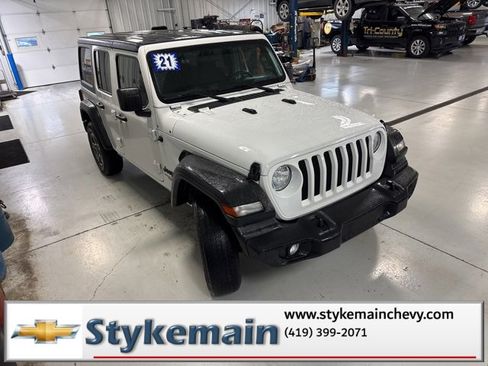 Used 2021 Jeep Wrangler Unlimited Sport w/ Technology Group image 21