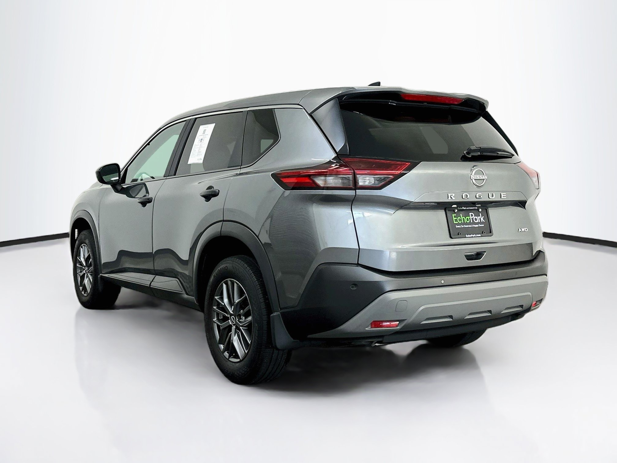 Used 2023 Nissan Rogue S AWD/4WD image 5