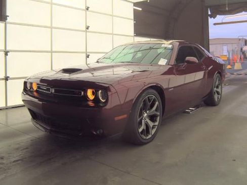 Used 2019 Dodge Challenger R/T image 1
