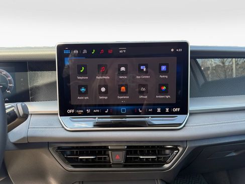 New 2026 Volkswagen Tiguan SE AWD/4WD image 17