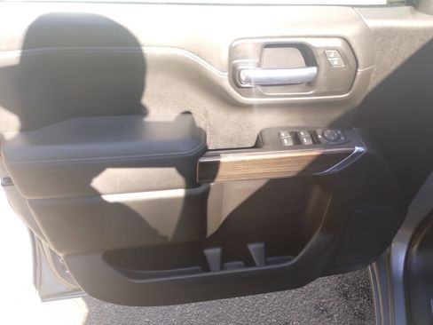 Used 2021 Chevrolet Silverado 1500 LT image 10