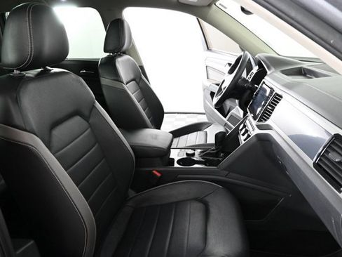 Certified 2022 Volkswagen Atlas SEL Premium image 15