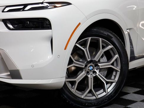 New 2026 BMW X7 xDrive40i w/ Climate Comfort Package image 3