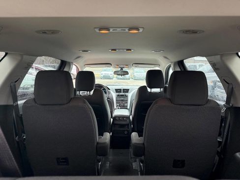 Used 2011 Chevrolet Traverse LT w/ Personal Connectivity Package image 23