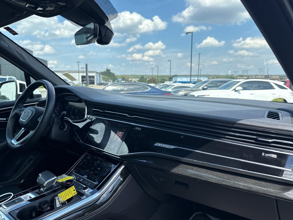 Used 2025 Audi Q7 3.0T Premium Plus AWD/4WD image 24