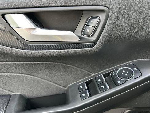 Used 2024 Ford Escape ST-Line w/ Equipment Group 301A image 11