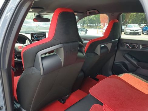 Used 2025 Honda Civic Type R image 11