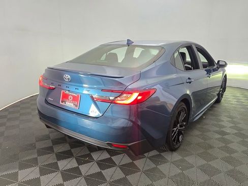 Used 2025 Toyota Camry SE FWD image 8