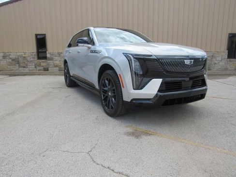 New 2025 Cadillac Escalade IQ Sport 1 w/ LPO, ONYX Package image 3