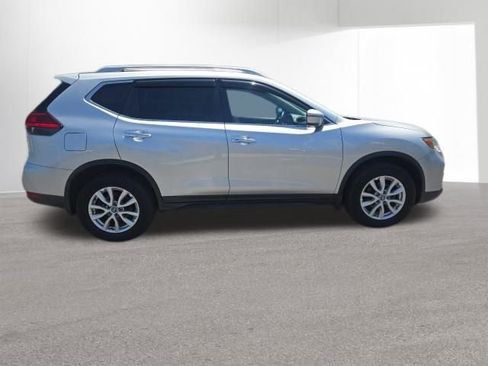 Used 2017 Nissan Rogue SV AWD/4WD image 6