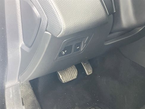 Used 2021 Land Rover Range Rover Velar R-Dynamic S image 10