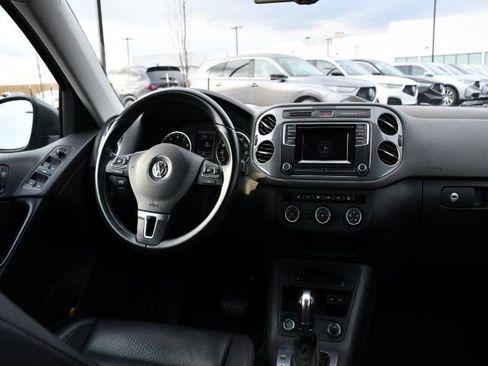Used 2016 Volkswagen Tiguan S image 18
