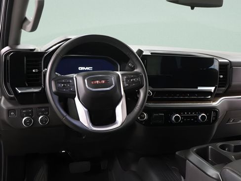 Used 2024 GMC Sierra 1500 Elevation AWD/4WD image 9