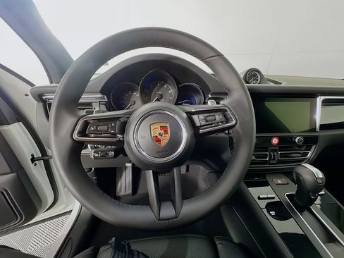 New 2026 Porsche Macan image 12