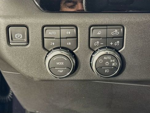 Used 2026 GMC Sierra 1500 SLT w/ SLT Premium Package AWD/4WD image 10