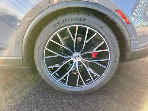 Used 2025 Porsche Macan 4S Electric image 10