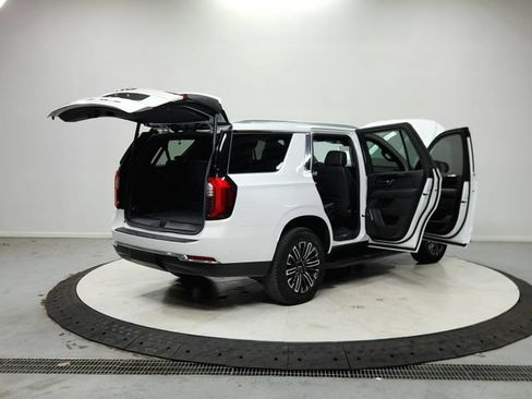Used 2025 GMC Yukon Elevation RWD image 16