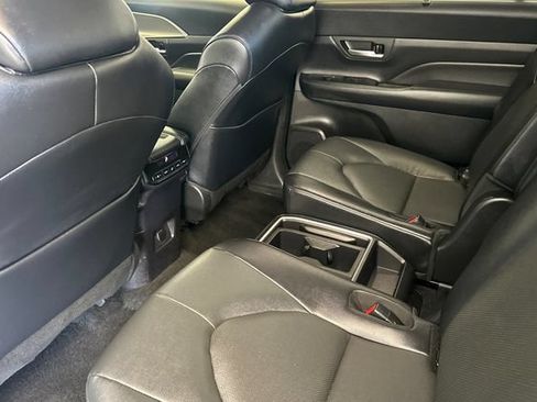 Certified 2025 Toyota Grand Highlander FWD image 16