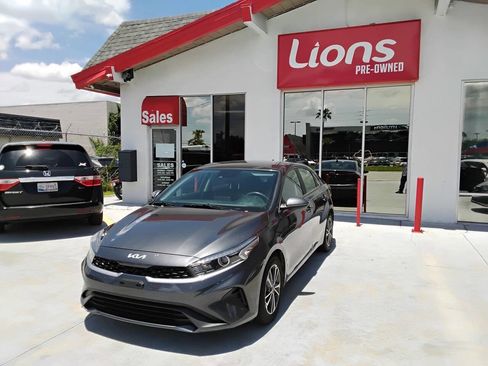 Used 2022 Kia Forte LXS image 14