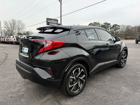 Used 2018 Toyota C-HR XLE image 8