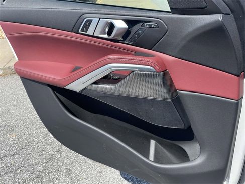 Used 2022 BMW X6 xDrive40i w/ Executive Package image 18