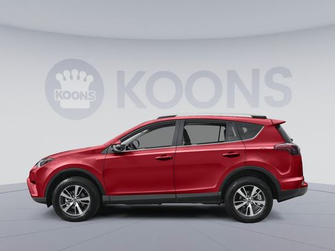 Used 2017 Toyota RAV4 XLE w/ Plus Extra Value Package AWD/4WD image 4