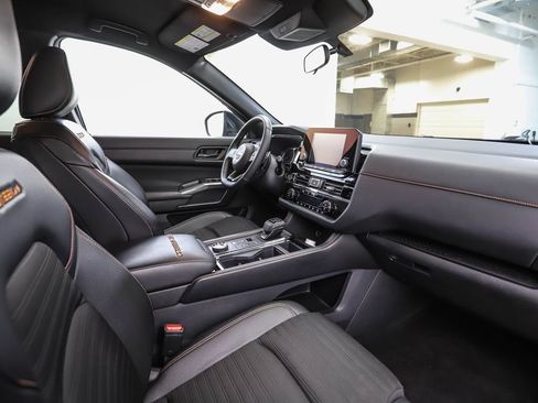 Used 2024 Nissan Pathfinder Rock Creek AWD/4WD image 33