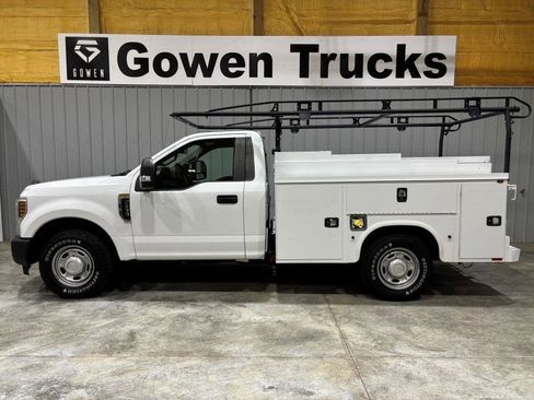 Used 2018 Ford F250 XL w/ Power Equipment Group RWD image 2