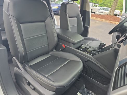 Used 2022 Volkswagen Atlas SEL R-Line AWD/4WD image 10