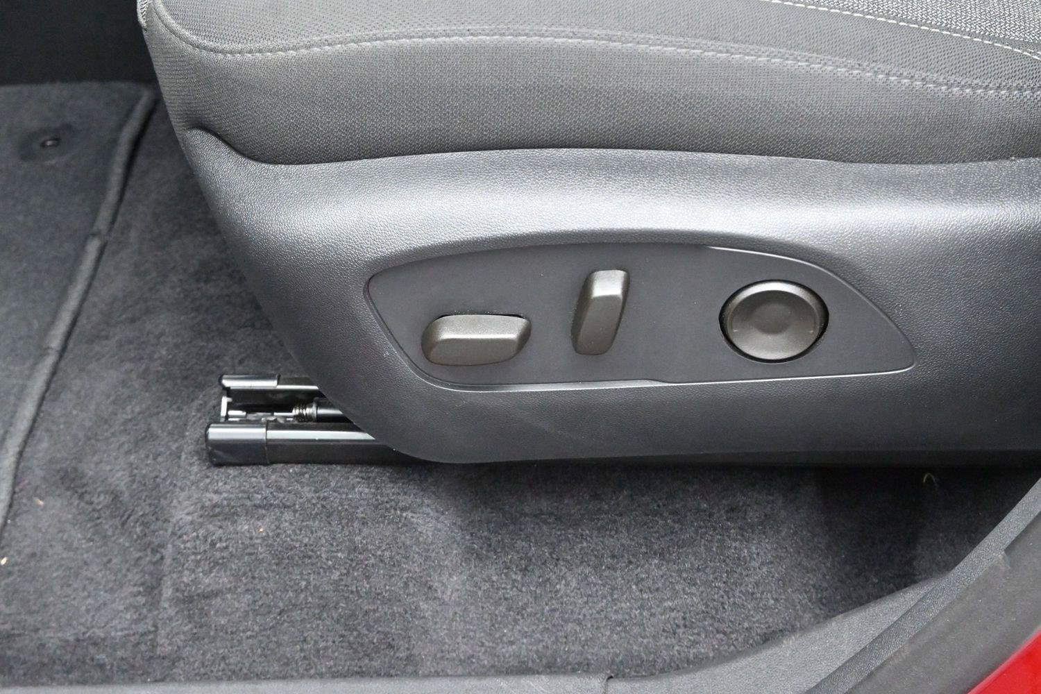 Used 2025 GMC Acadia Elevation FWD image 15