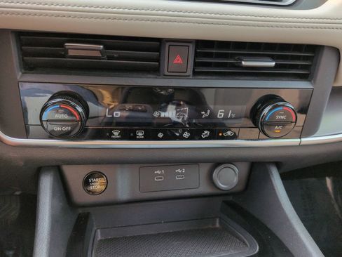 Used 2025 Nissan Rogue SV AWD/4WD image 25