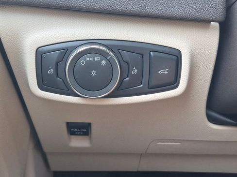 Used 2018 Lincoln MKC Select w/ Select Plus Package FWD image 13