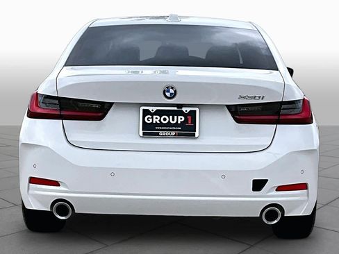 Used 2024 BMW 330i Sedan w/ Premium Package RWD image 4