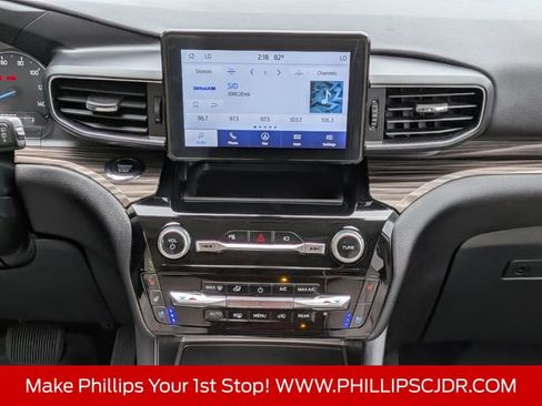 Used 2022 Ford Explorer Limited w/ Equipment Group 301A RWD image 17