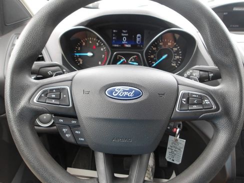 Used 2017 Ford Escape SE image 6