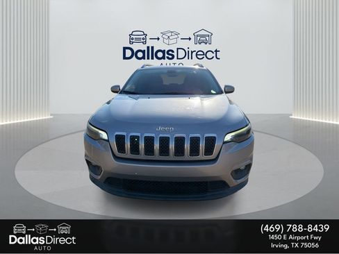 Used 2019 Jeep Cherokee Latitude w/ Popular Appearance Group FWD image 3