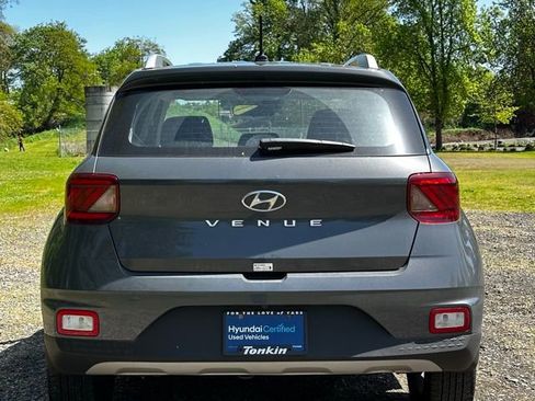 Certified 2025 Hyundai Venue SEL FWD image 8
