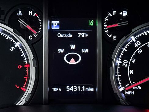 Used 2022 Toyota 4Runner Limited image 37