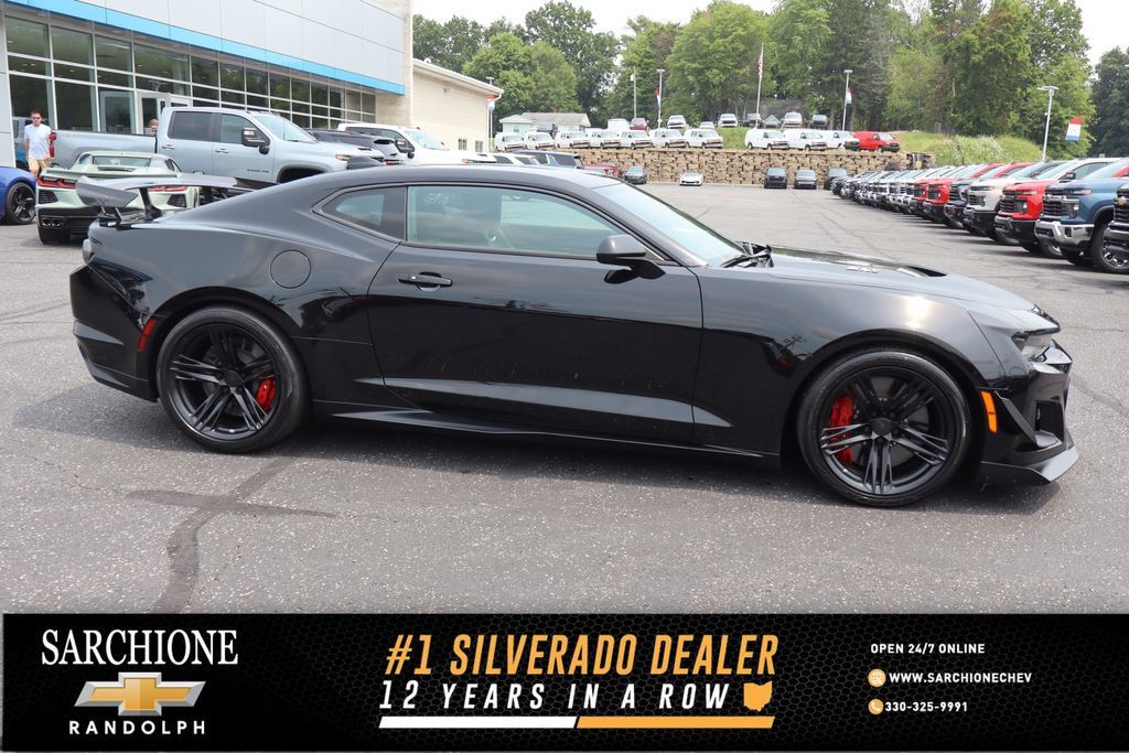 Used 2022 Chevrolet Camaro ZL1 RWD image 1
