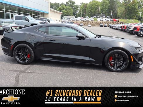 Used 2022 Chevrolet Camaro ZL1 RWD image 1