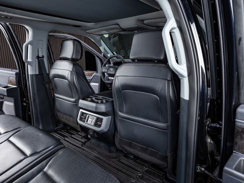 Used 2025 Ford F250 Lariat w/ Lariat Ultimate Package image 32