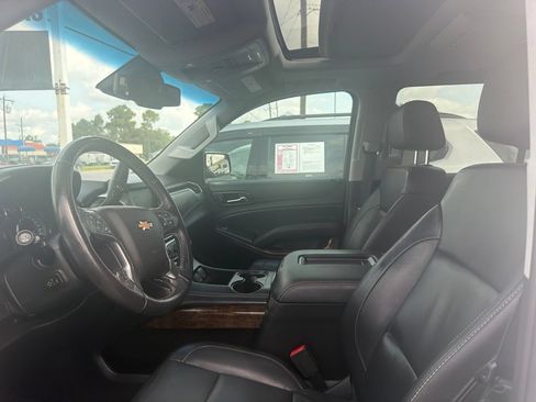Used 2025 Chevrolet Suburban Z71 AWD/4WD image 8