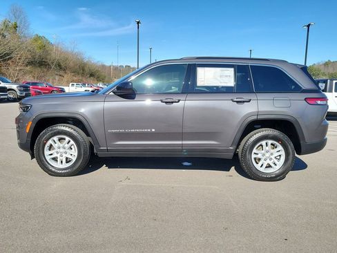 New 2025 Jeep Grand Cherokee Laredo image 6