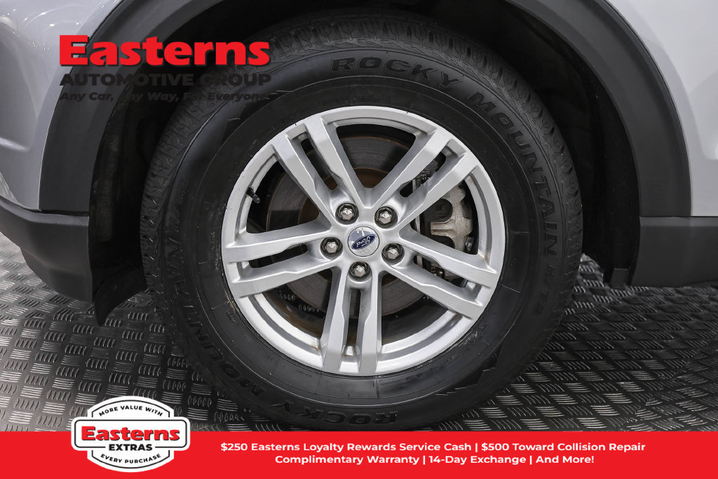 Used 2023 Ford Explorer XLT AWD/4WD image 34