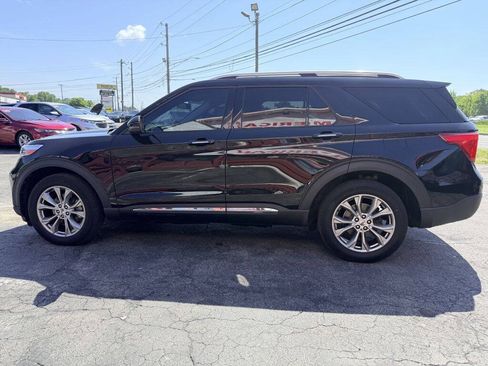 Used 2021 Ford Explorer Limited w/ Equipment Group 301A AWD/4WD image 3