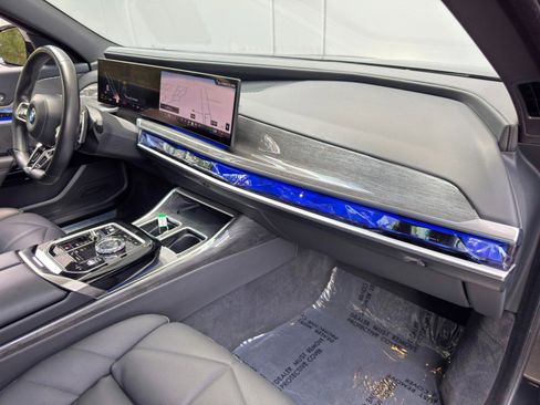 Used 2023 BMW 740i RWD image 14