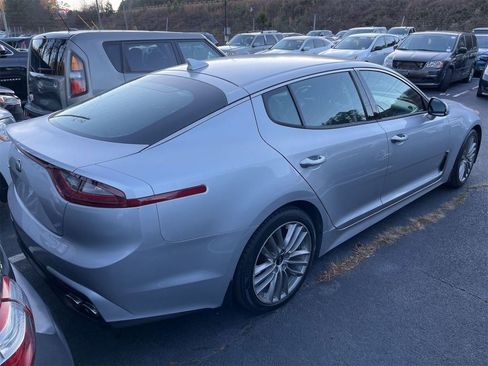 Used 2018 Kia Stinger image 4